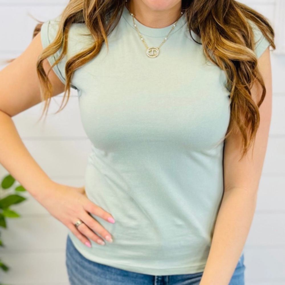 Rolled Sleeve Top SZ MEDIUM in Mint
